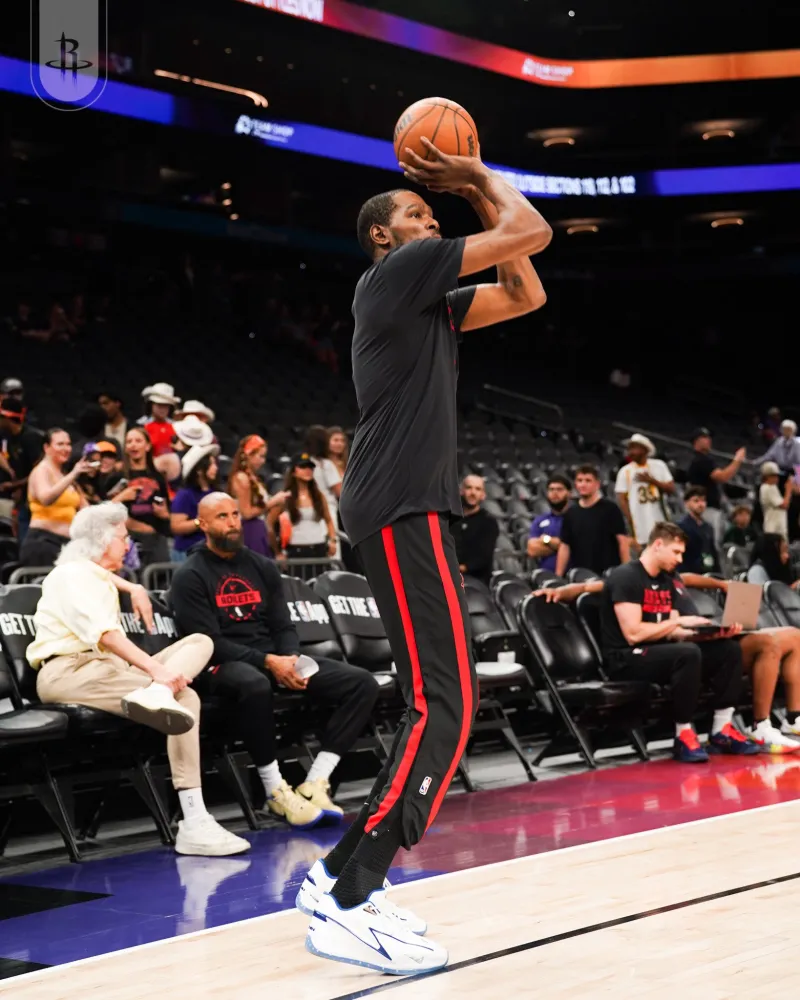 多多28-战旧主！火箭社媒分享杜兰特赛前全情投入训练的瞬间